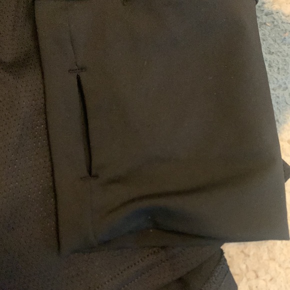 Gymshark long sleeve, mesh back, thumb holes - Picture 3 of 4